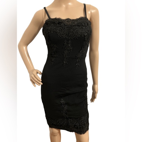 Black lace dress - Picture 2 of 3